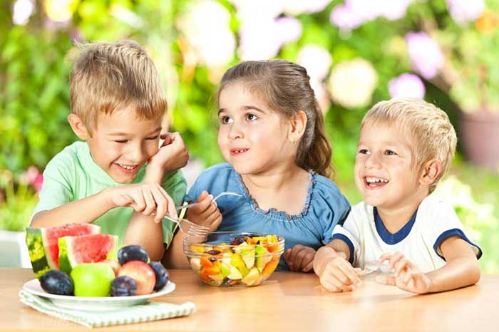 Dinh dưỡng và sự phát triển thể chất của trẻ