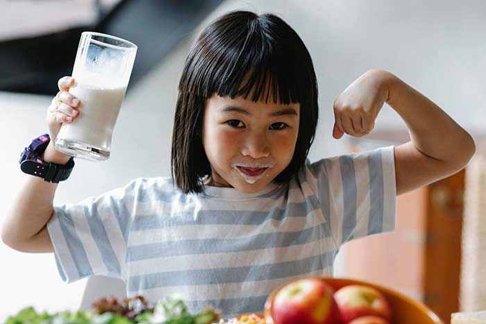 Trẻ biếng ăn chậm tăng cân: Dấu hiệu, triệu chứng và cách điều trị