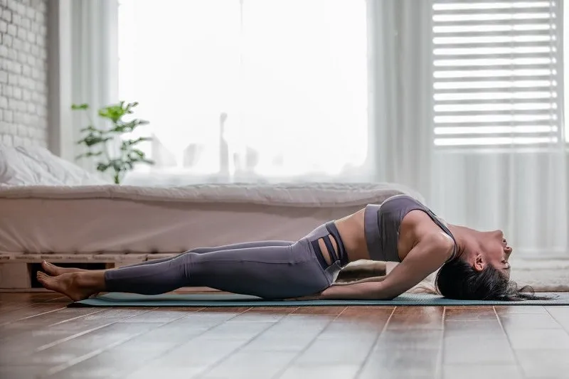 Tư thế bánh xe trong yoga có lợi ích gì?