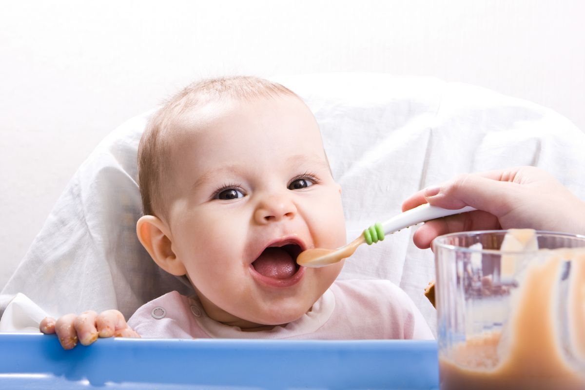 Thực đơn ăn dặm truyền thống cho bé 6 tháng tuổi | Genetica®