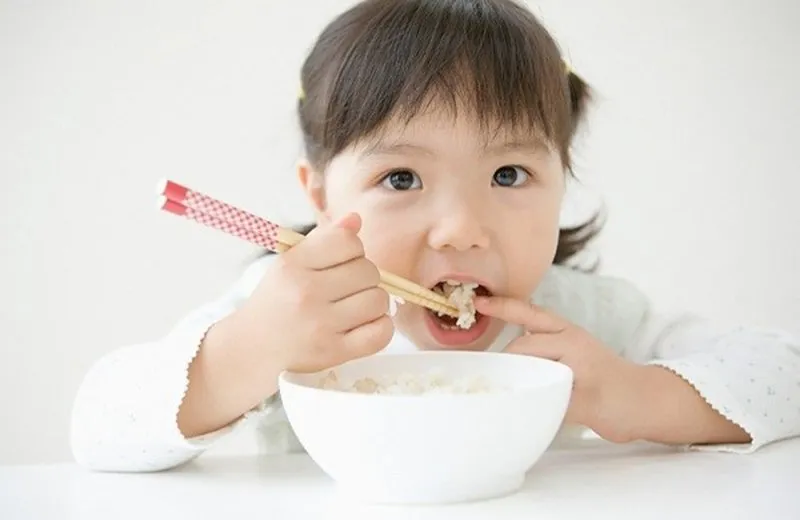 Thực đơn cho bé tập ăn cơm ngon miệng đủ dinh dưỡng | Genetica®