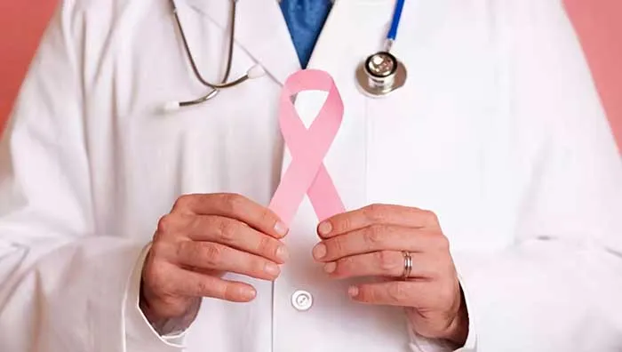 Ung thư vú ở nam giới: Nguyên nhân, dấu hiệu và triệu chứng