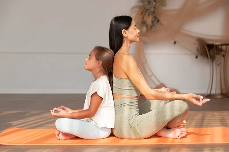 Lợi ích đáng ngạc nhiên của các tư thế Yoga đôi - giangyoga
